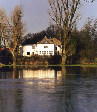 Haus Freiheit vom Rhein